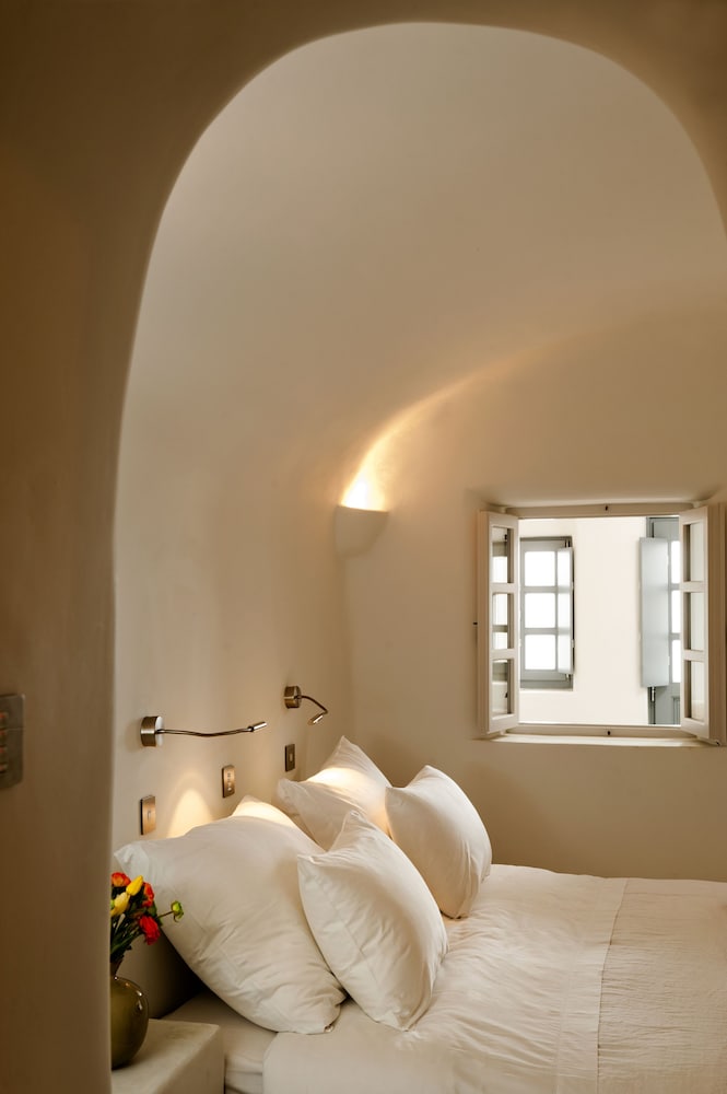Poolfront Suite with Indoor Hot tub Caldera View - Photo 2
