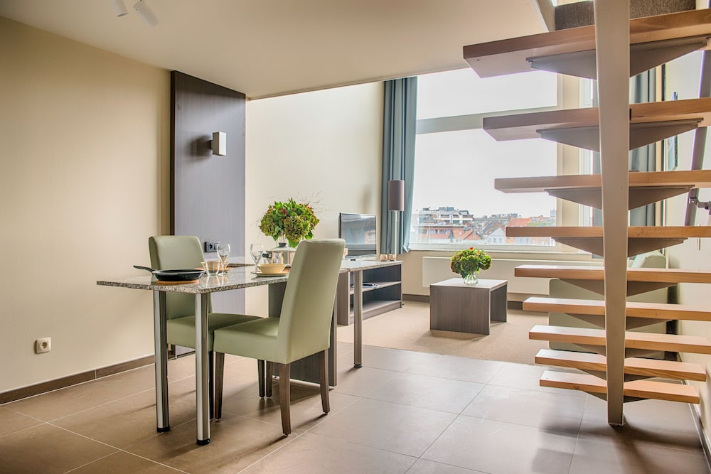 Superior Duplex (Duplex) - Photo 1