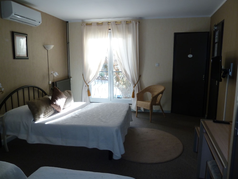 Family Quadruple Room photo 3