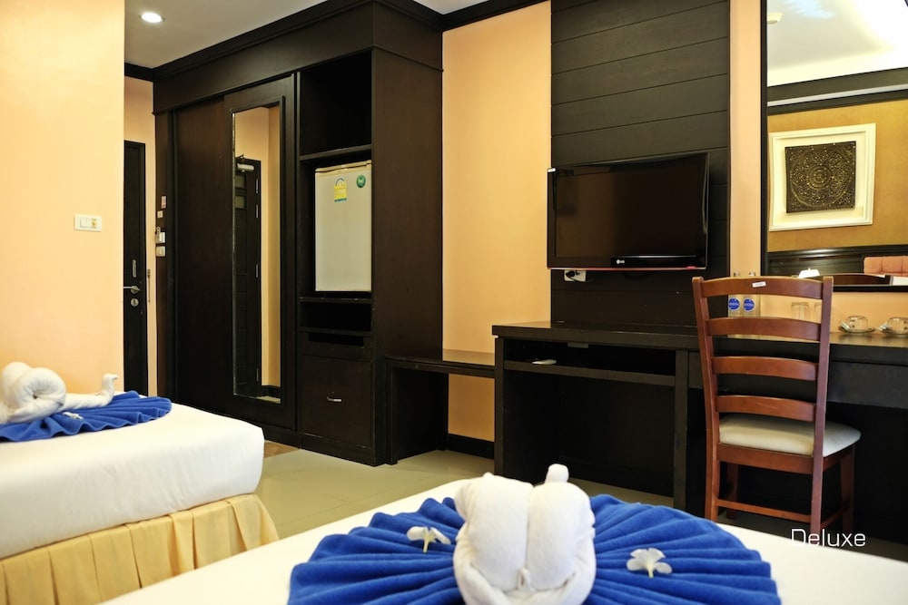 Deluxe Room - Photo 7