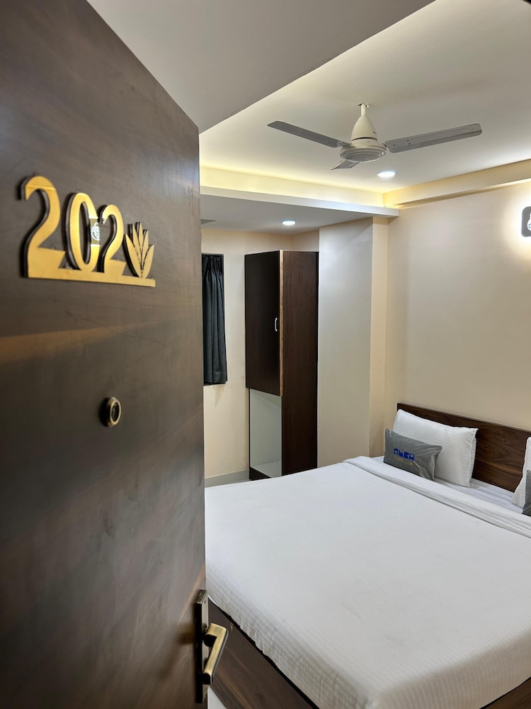 Superior Double Room, City View
