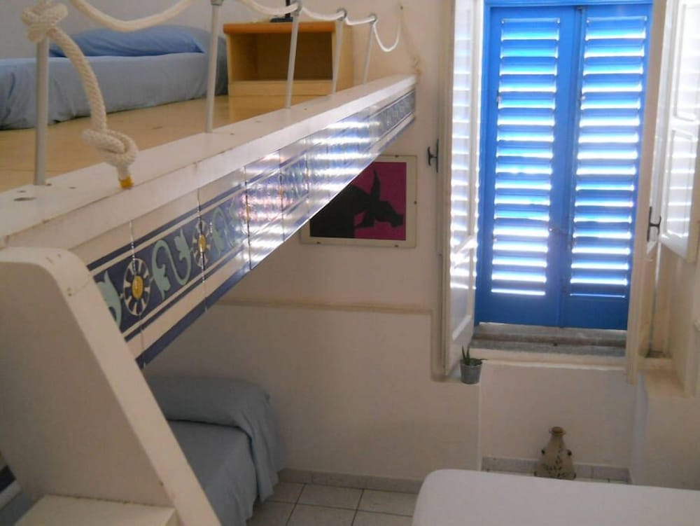Quadruple Room - Photo 1