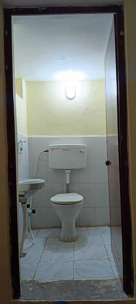 Economy Room, 1 Double Bed, Non Smoking, Beachside photo 3