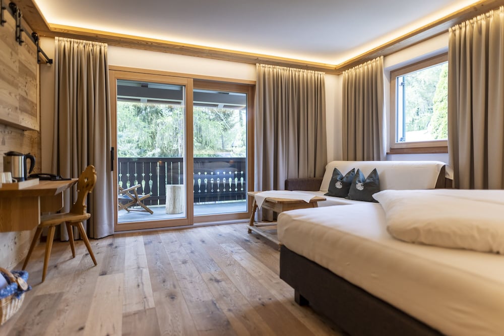 Comfort Double or Twin Room, Balcony photo 3
