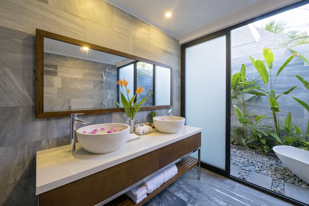 River & Lake View Villa - Photo 23
