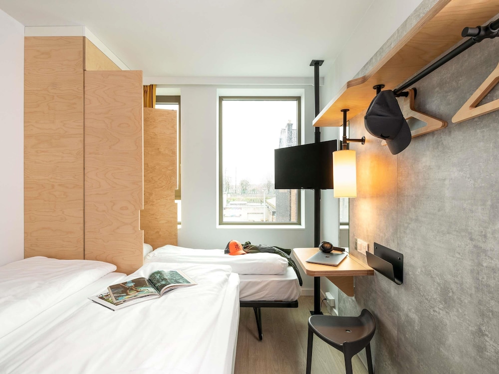 Standard Room, 3 Twin Beds photo 1