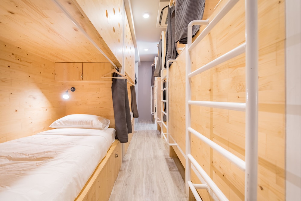 Mixed Dormitory with Shared Bathroom photo 3