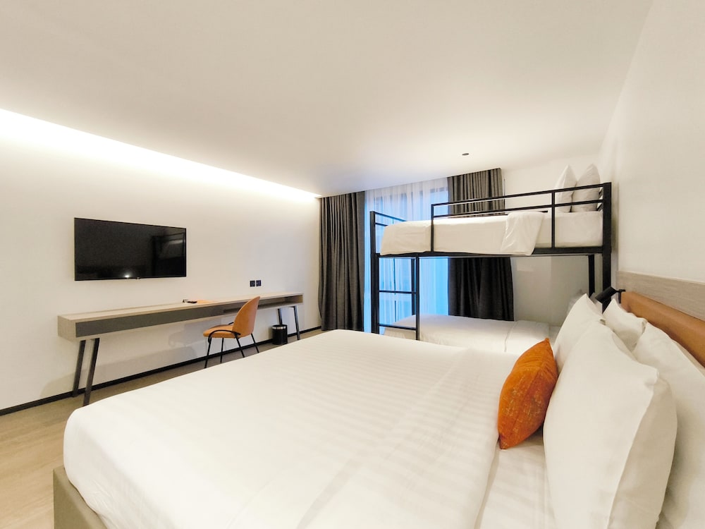Premier Room with Bunk Bed photo 3