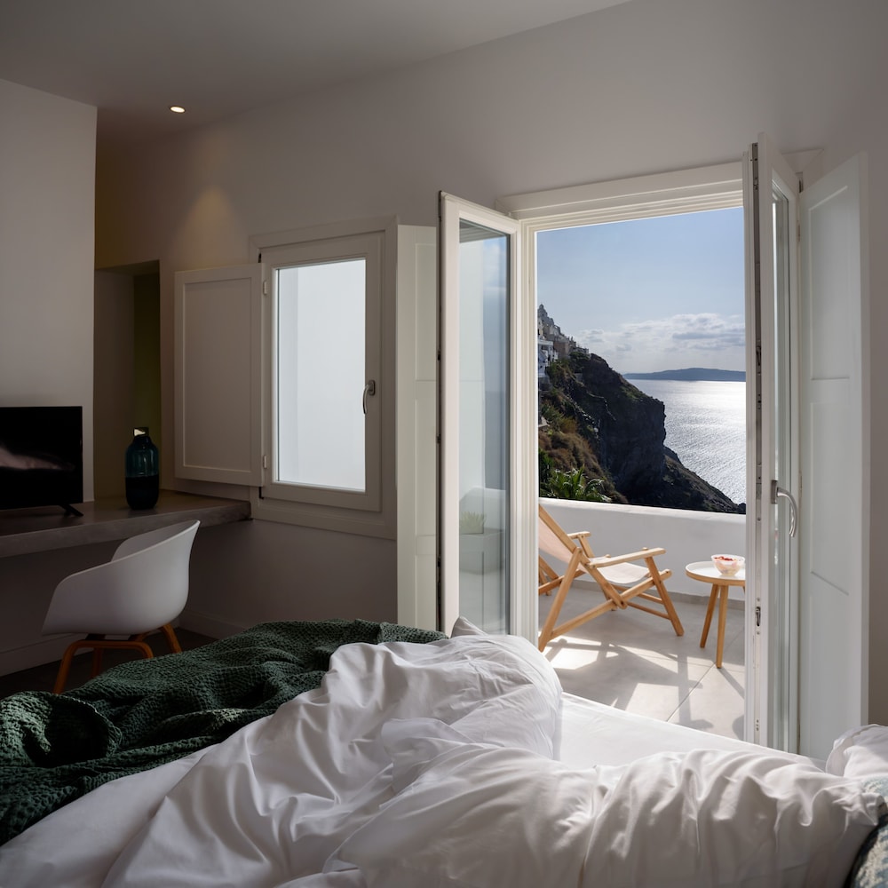 Suite, Balcony (Caldera View) - Photo 18