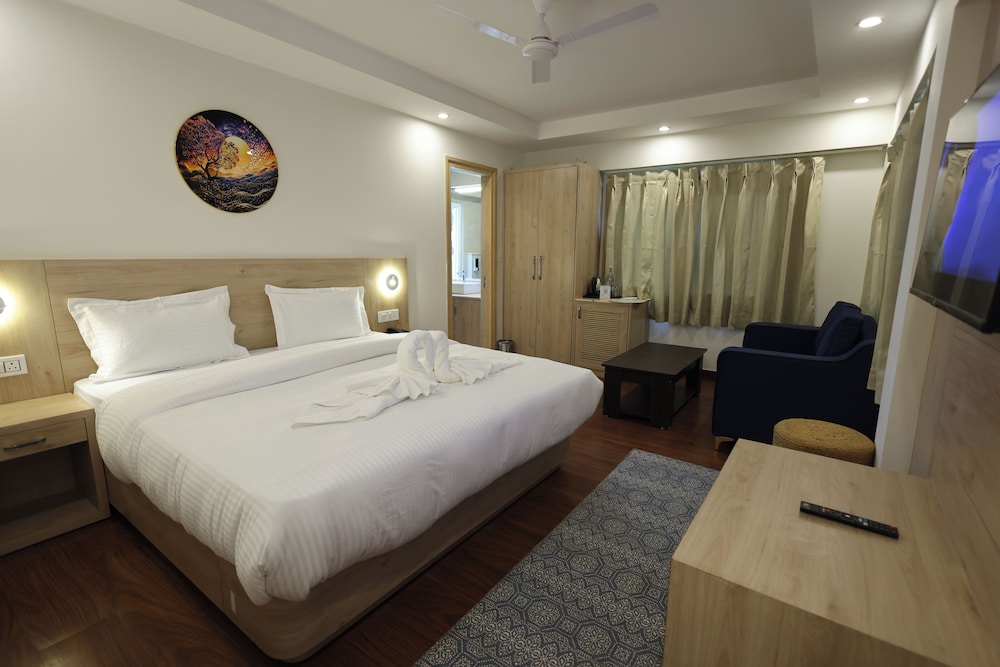 Standard Double Room, City View