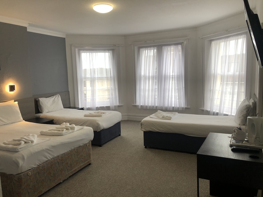 Family Room  (Dbl+2snl)