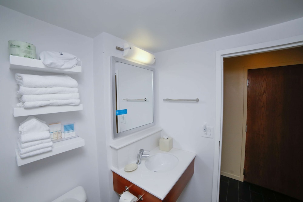 Room, 2 Queen Beds, Accessible (Hearing) - Photo 7