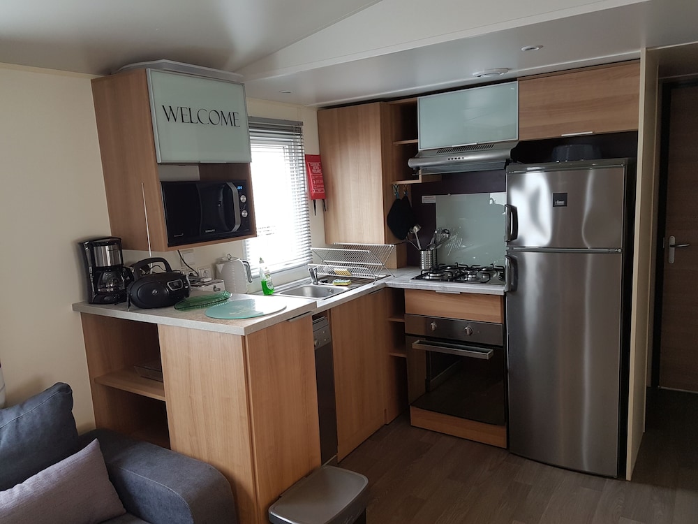 Family Mobile Home, Ensuite photo 2