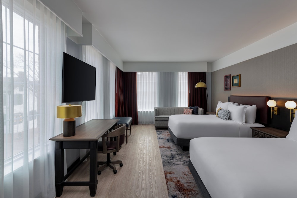 Standard Room, 2 Queen Beds, Corner - Photo 2