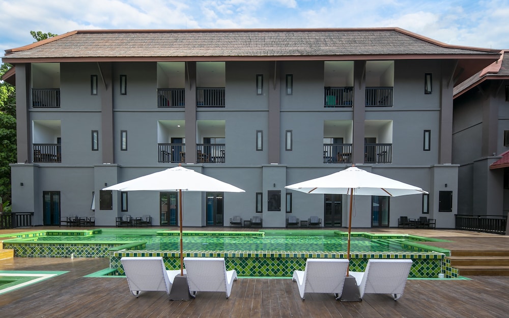 Deluxe Room, Pool Access - Photo 6
