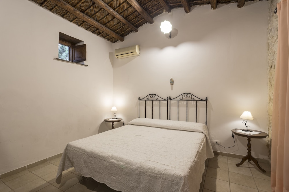 Standard Apartment, 1 Queen Bed With Sofa Bed, Kitchen, Garden View