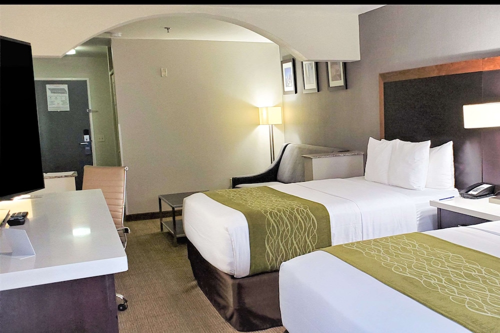 Suite, Multiple Beds, Non Smoking