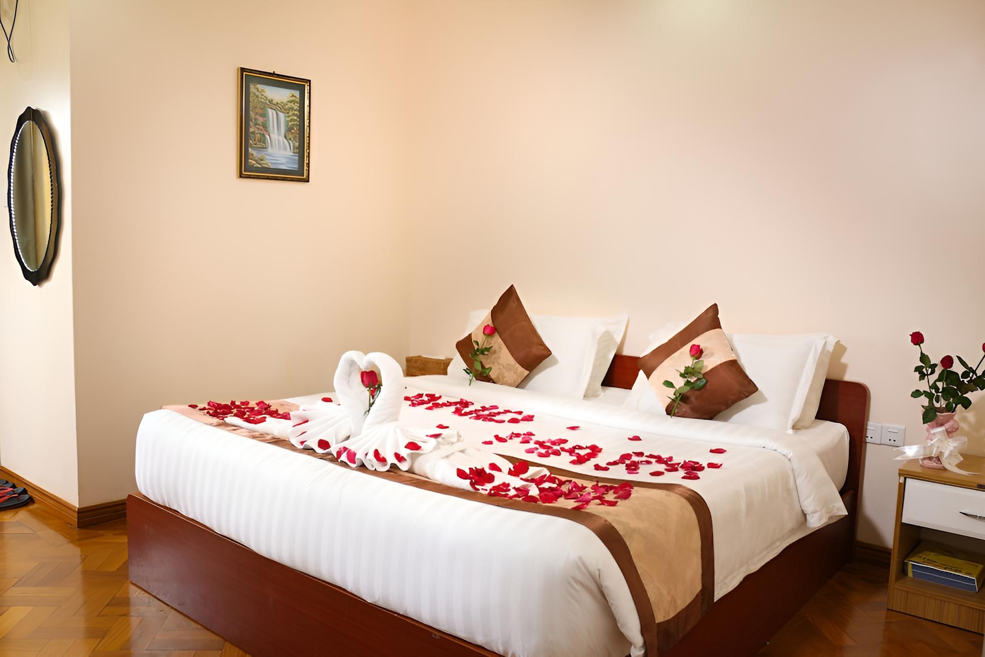 Deluxe King Room photo 1