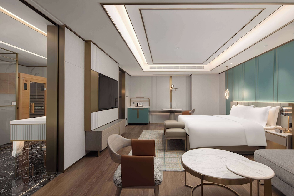 Business Room, 1 King Bed (Deluxe)