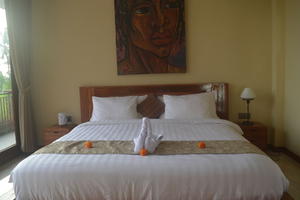 Superior Double Room, 1 King Bed, Balcony, Hill View photo 2