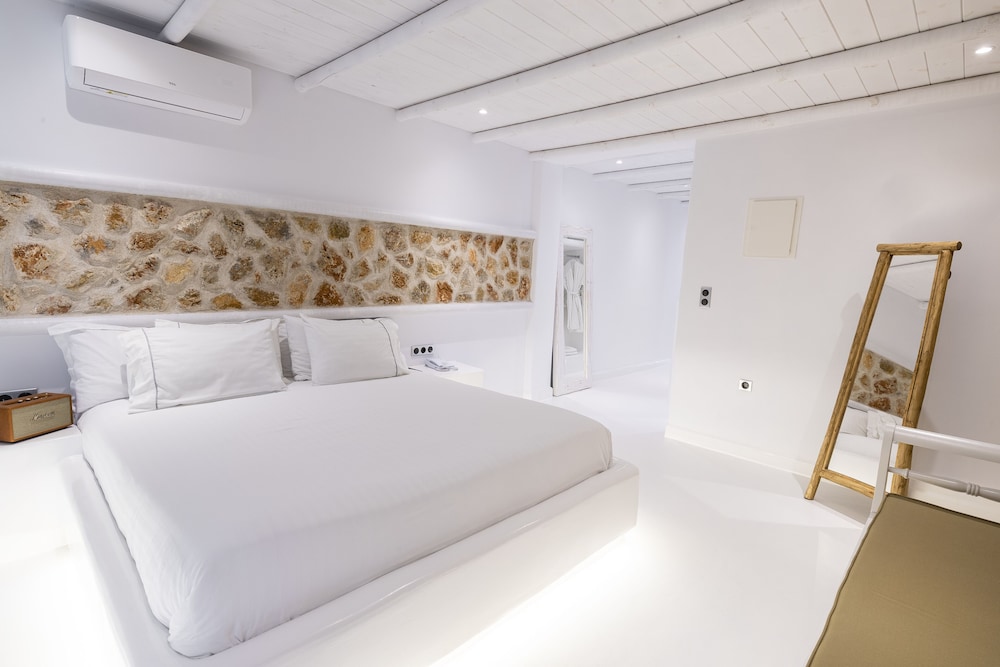 Executive Suite - Photo 7