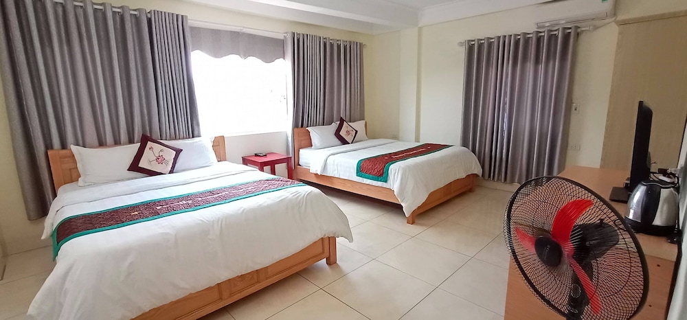 Standard Quadruple Room, 2 Queen Beds photo 3