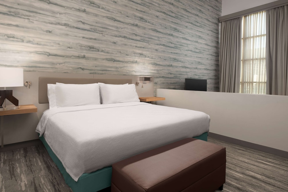 Junior Suite, One King Bed thumbnail 5