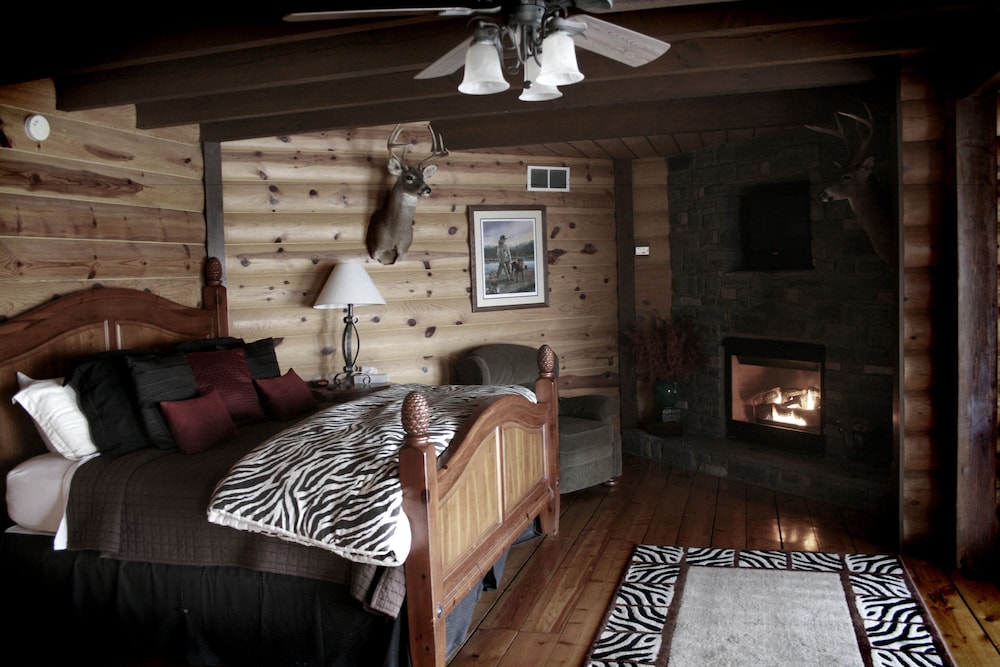 Lodge - Master Suite photo 1