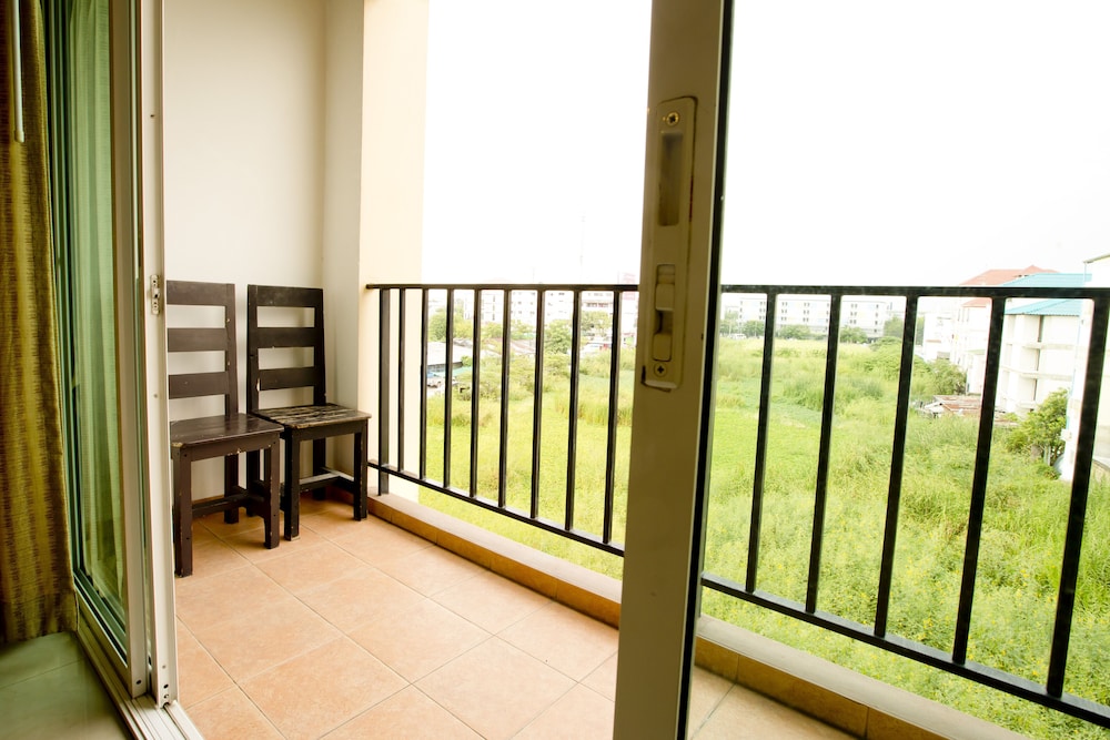 Deluxe Room - Photo 8