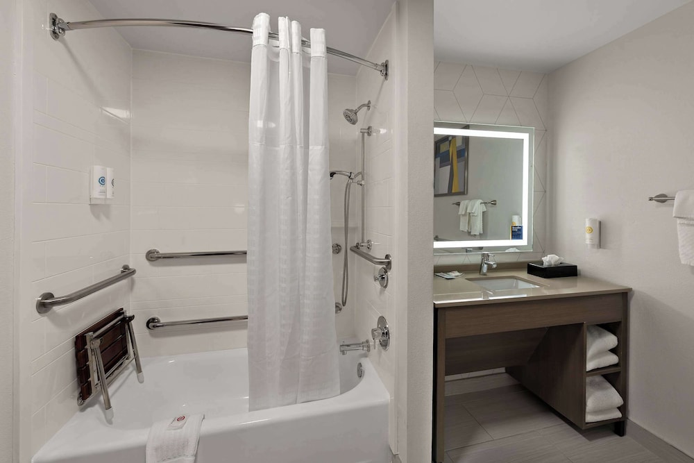 Executive Suite, 1 King Bed, Non Smoking - Photo 3