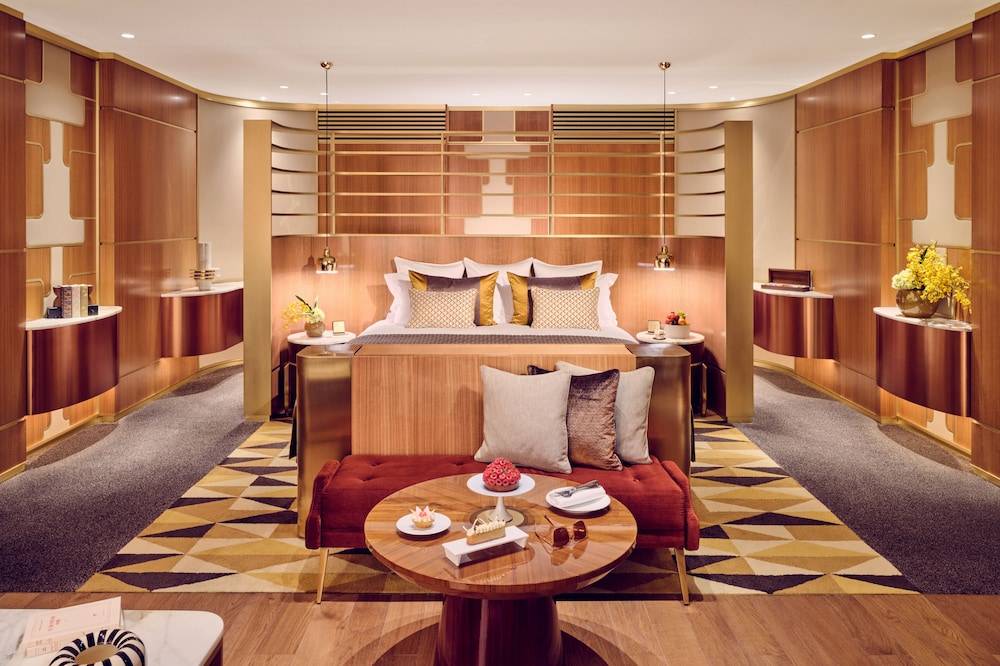 Premier Junior Suite - Photo 1
