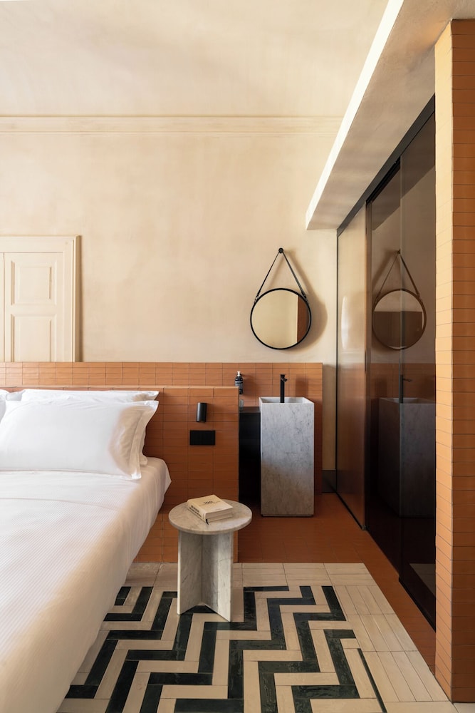 Superior Double Room, 1 King Bed, Private Bathroom, City View