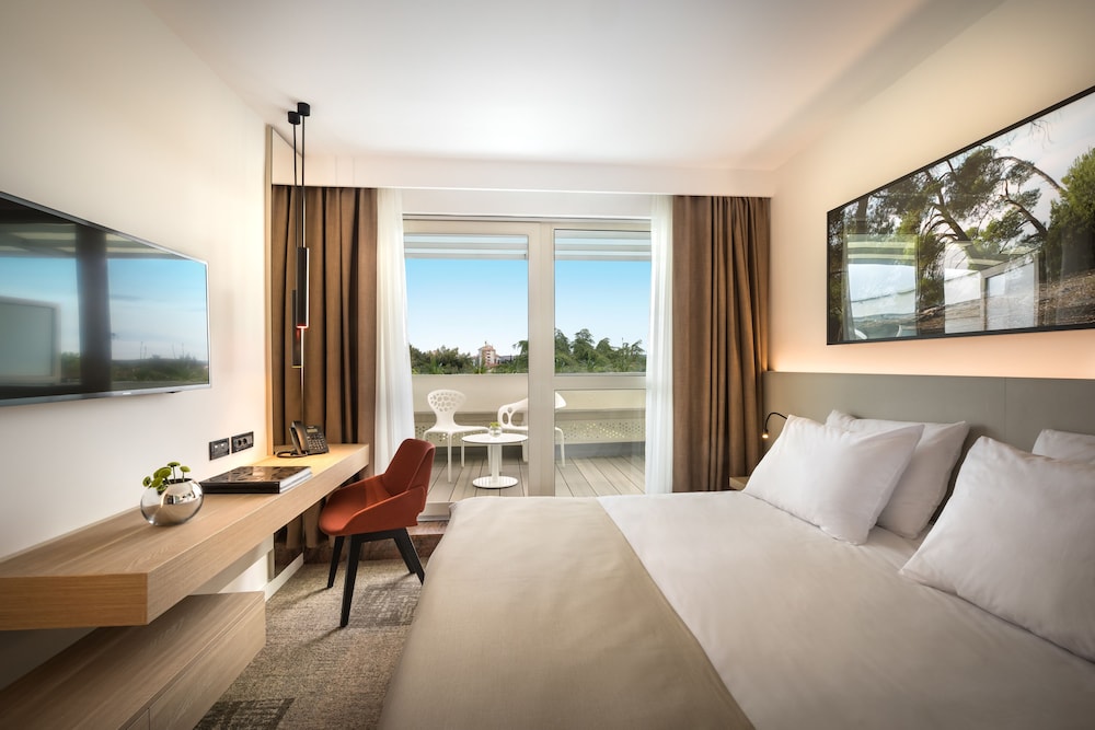 Standard Double or Twin Room - Photo 3