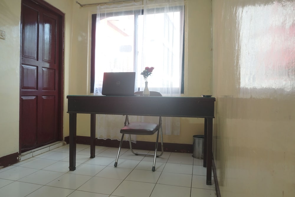 Standard Double Room - Photo 10