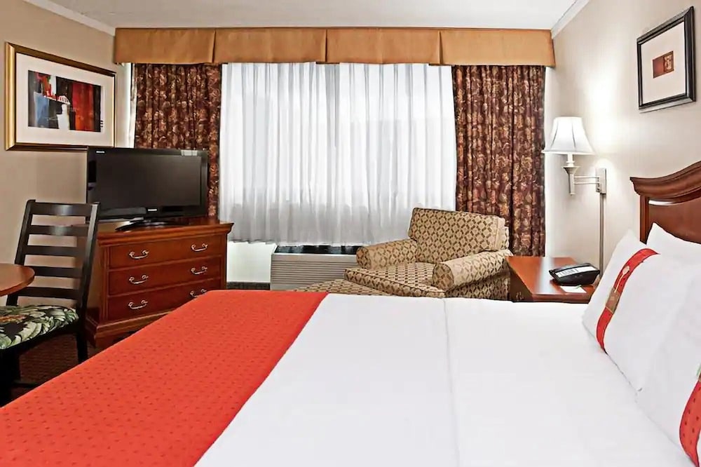 Room, 1 Queen Bed, Non Smoking - Photo 2
