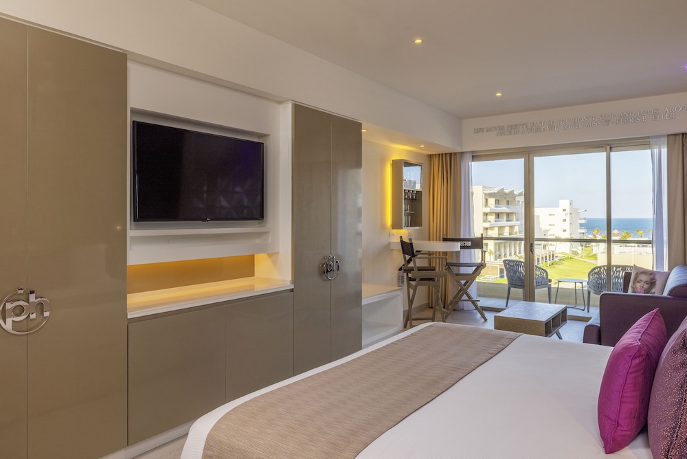 STAR Class Junior Suite Ocean View - Photo 1