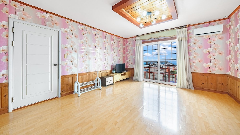 Basic Room, 1 Bedroom (Ivy) - Photo 3