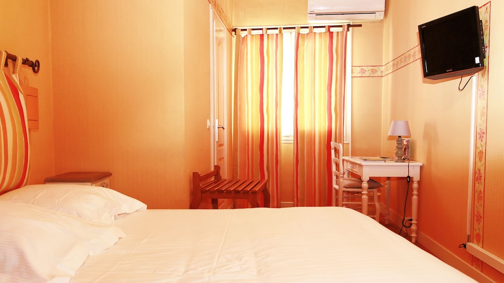 Standard Twin Room photo 2