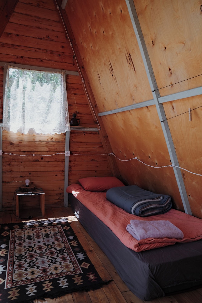 Basic Cabin, Hill View