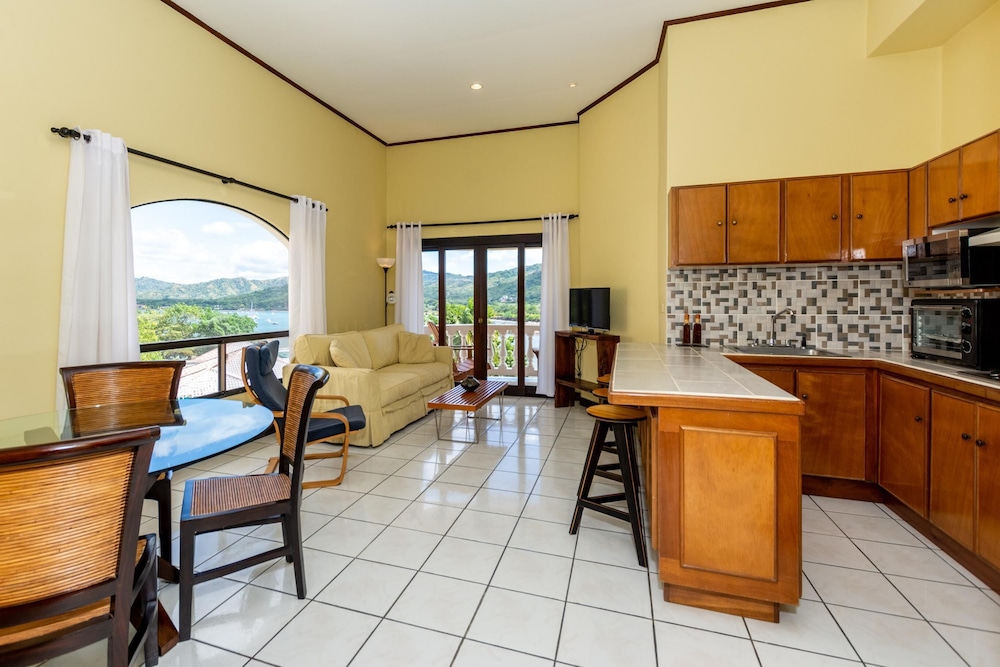 Condo, 1 Bedroom, Ocean View photo 3