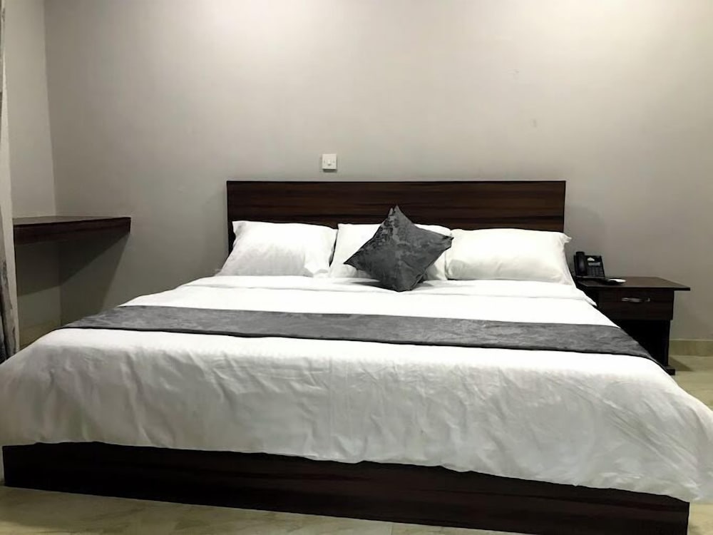 Deluxe Room, Balcony, City View photo 2