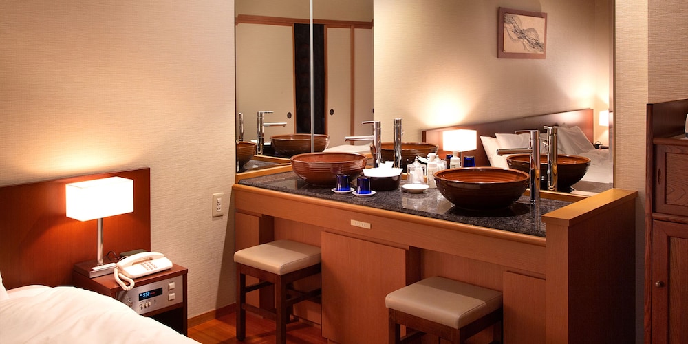 Japanese-Western-style Room [Niji] - River view, twin beds, prefabricated bathroom, Non Smoking photo 3