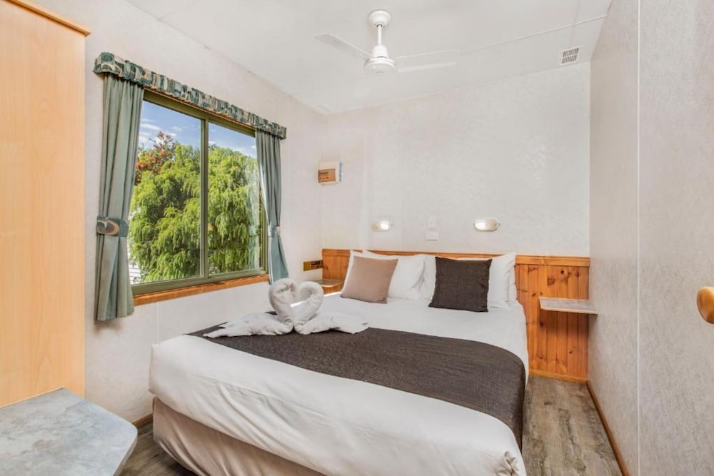 Deluxe Twin Cabin photo 1