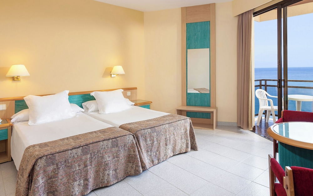 Standard Triple Room, Oceanfront (2 Adults + 1 Child)