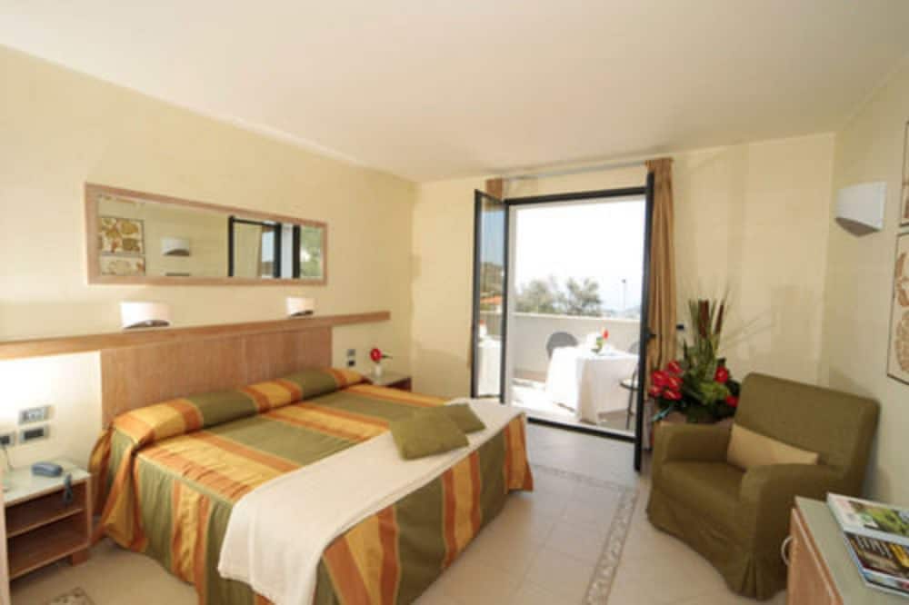 Deluxe Double Room - Photo 1
