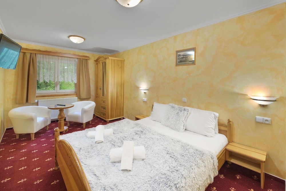 Basic Double Room photo 1