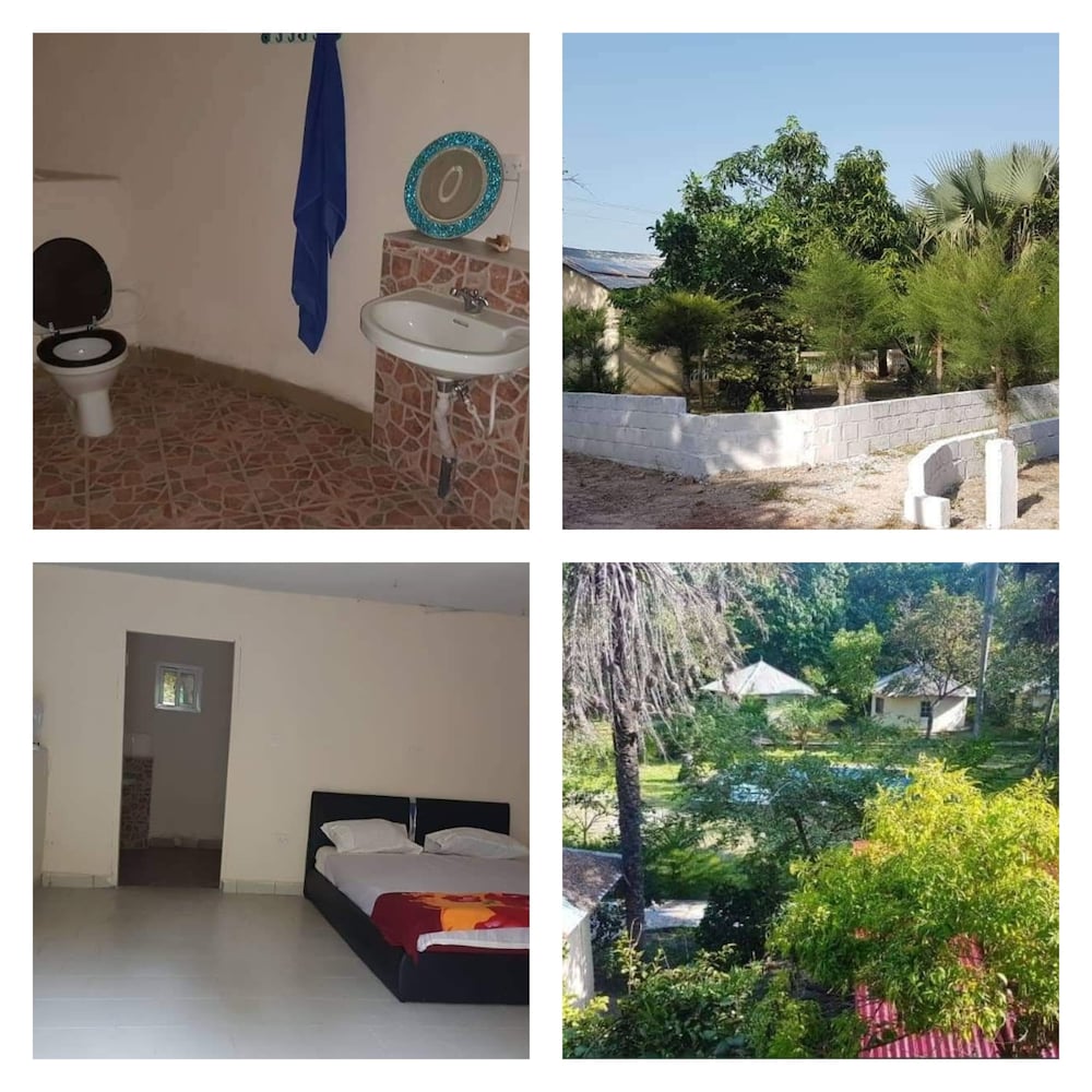 Romantic Duplex, 1 King Bed, Accessible, Courtyard View photo 2