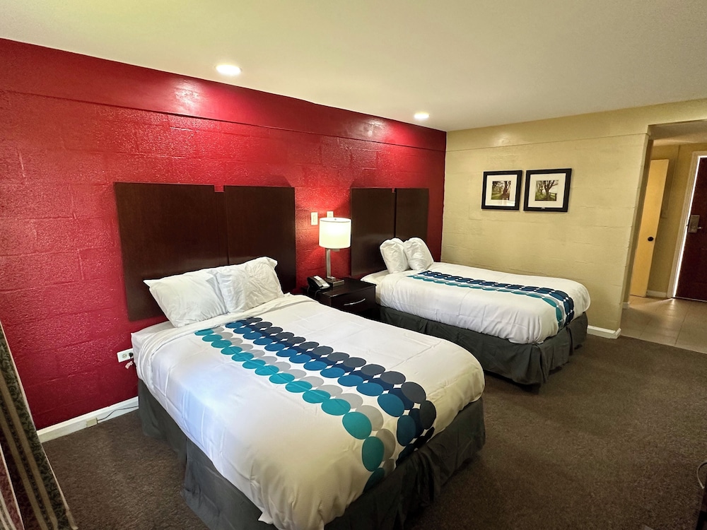 Standard Double Room, 2 Double Beds, Smoking photo 2