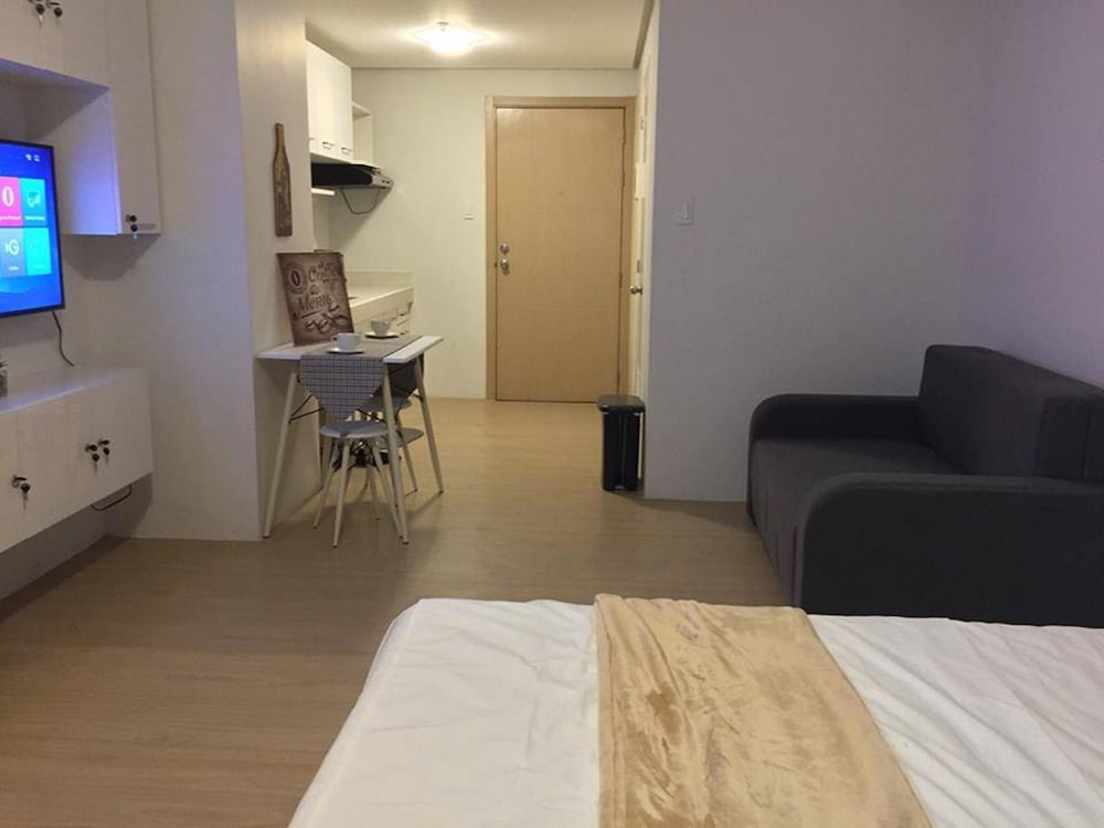Basic Double or Twin Room, 1 Double Bed with Sofa bed, City View photo 3
