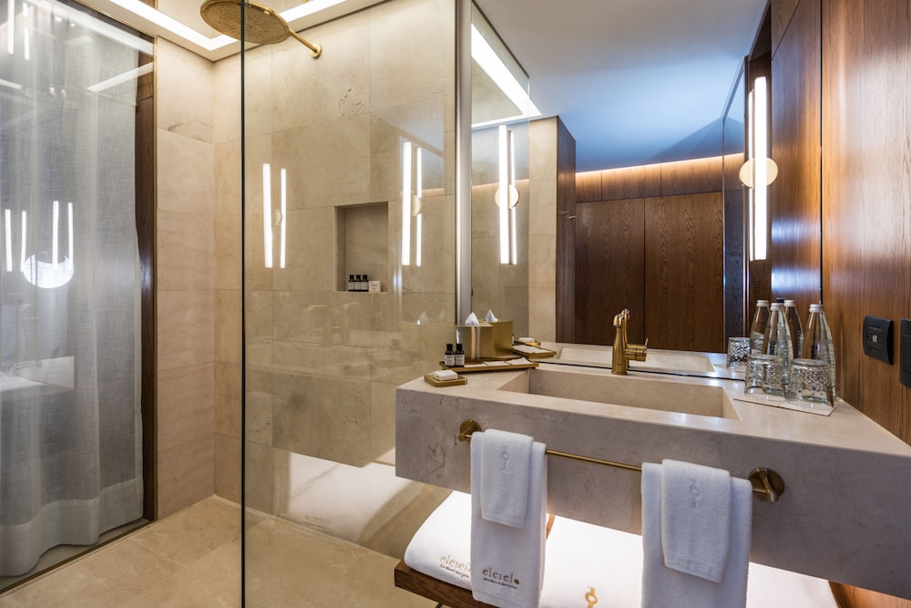 Luxury Room - Photo 6